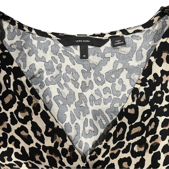 Vero Moda Leopard Cropped Tie Shirt- Medium - Picture 3 of 3